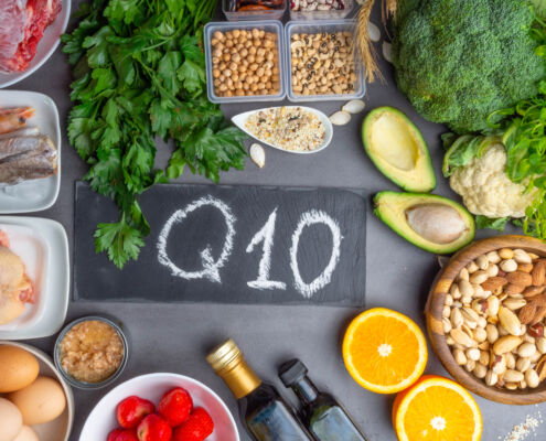 Composition with food contains coenzyme Q10, antioxidant, produce energy to cell, products against free radicals, and supports body as it ages, immune system, keeping body strong and healthy.